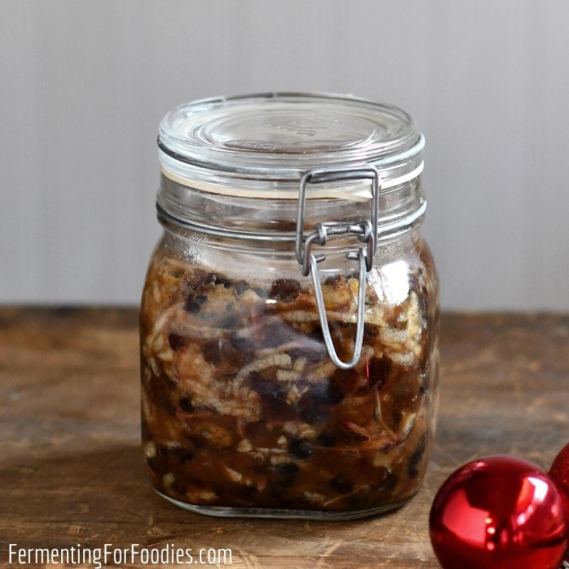 Simple, no-cook mincemeat. A delicious Christmas tradition!