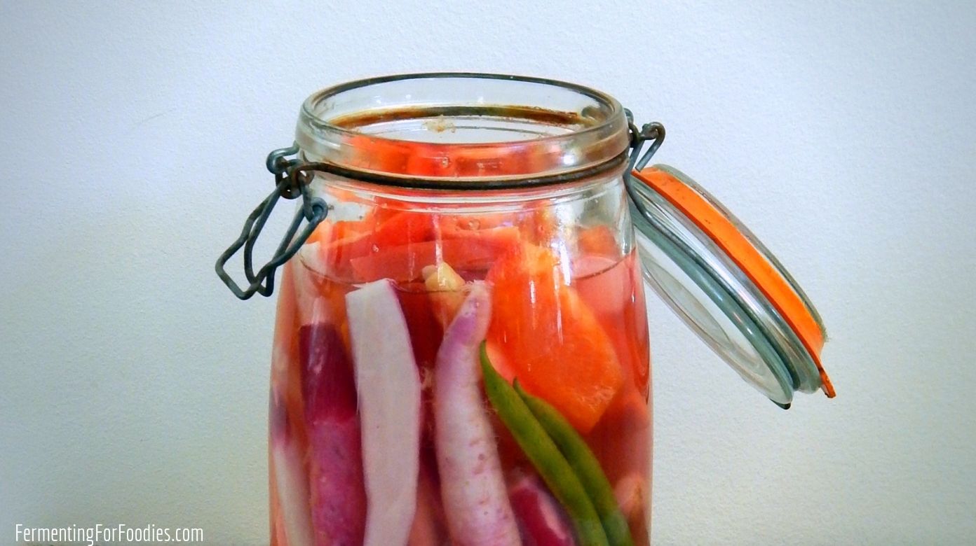  I bastoncini di verdure fermentati sono perfetti per picnic, snack, pranzi scolastici e potlucks.
