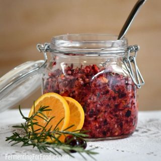 Vegan, sugar-free and no-cook cranberry sauce alternative