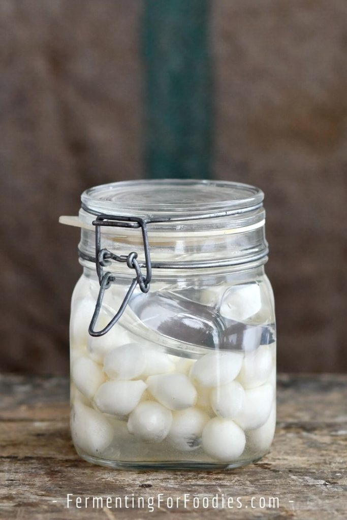 How to make fermented pearl onions for cocktails