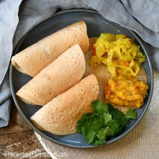 How to make fermented lentil and rice dosa