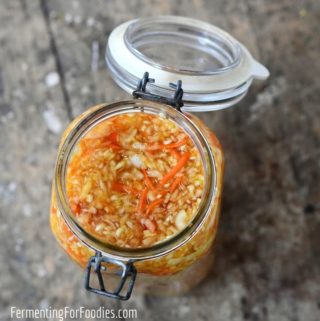 How to make turmeric sauerkraut with onion and peppers