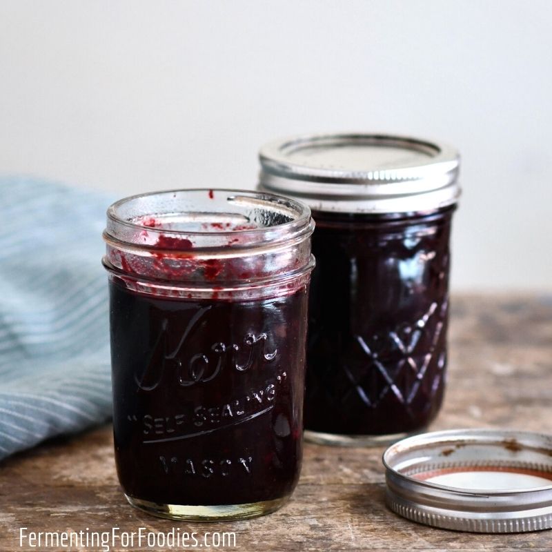 Naturally sugar-free elderberry syrup for colds and flu
